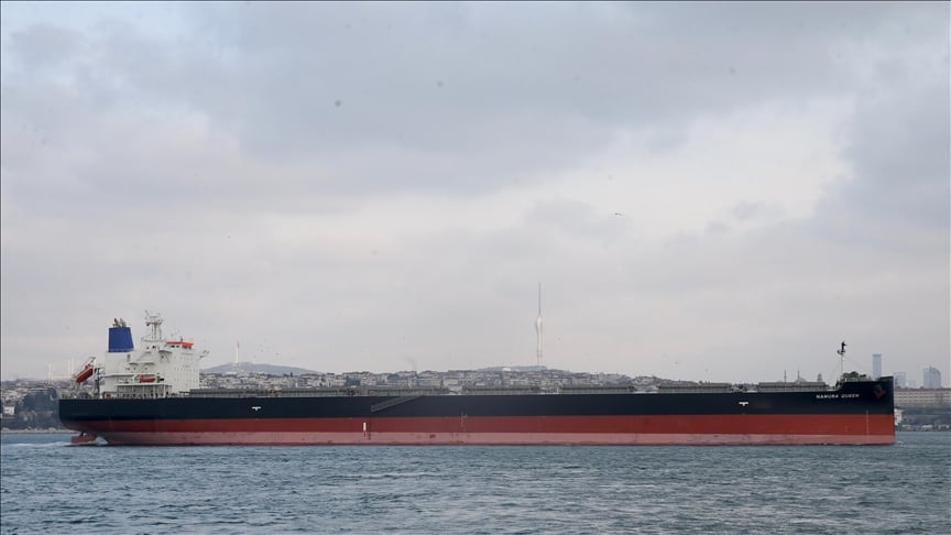 Ukrayna açıklarında füze isabet eden kargo gemisi İstanbul Boğazı'ndan geçti