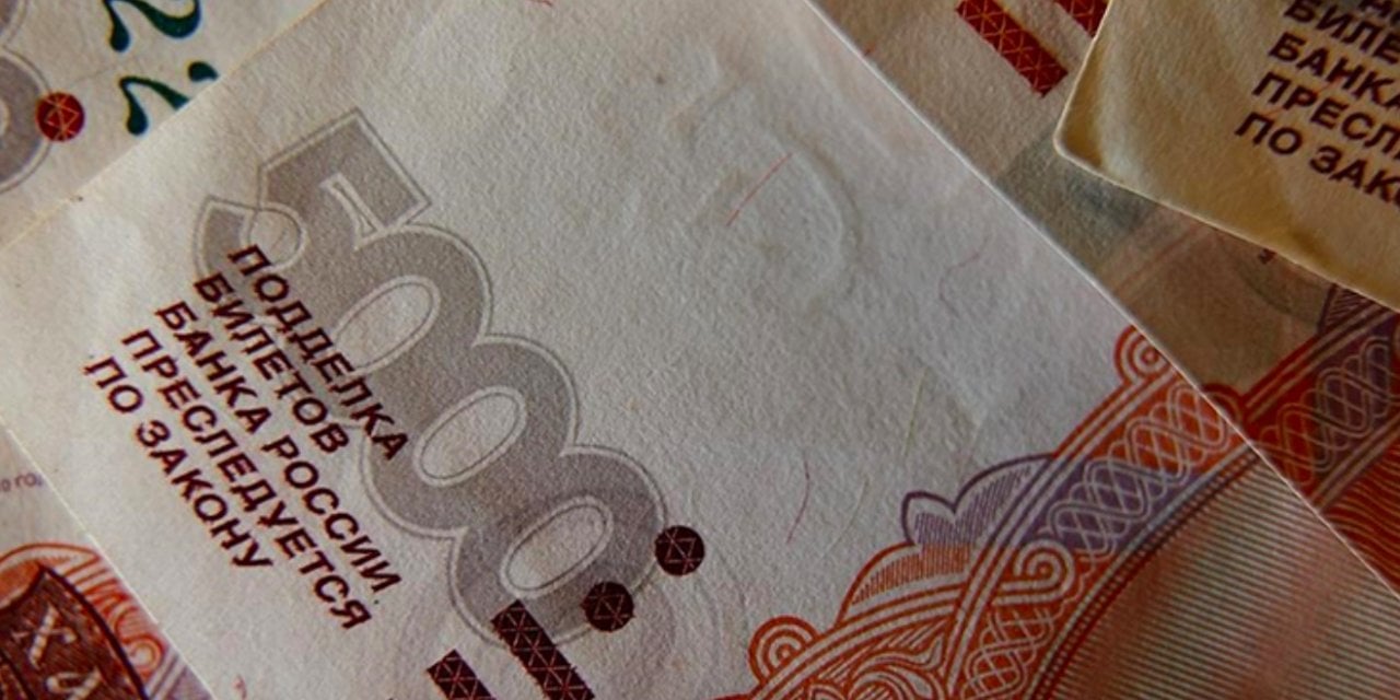 Rusya'da 'dost olmayan' ülke şirketlerine rubleyle borç ödemesi yapılacak