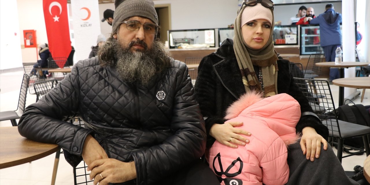 Ukrayna'da 4 gün sığınakta kalarak saldırılardan kurtulan aile yaşadıklarını anlattı