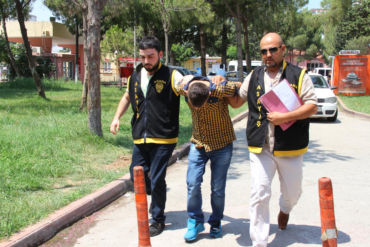 Çilingir, müşterisinin evini soymuş