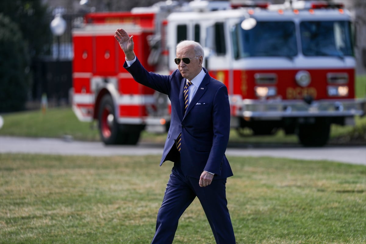 ABD'de Biden anketlerde kan kaybetmeye devam ediyor