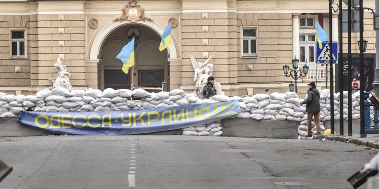 Ukrayna Dışişleri Bakanı: Mariupol'de 12 günde 1582 sivil öldü