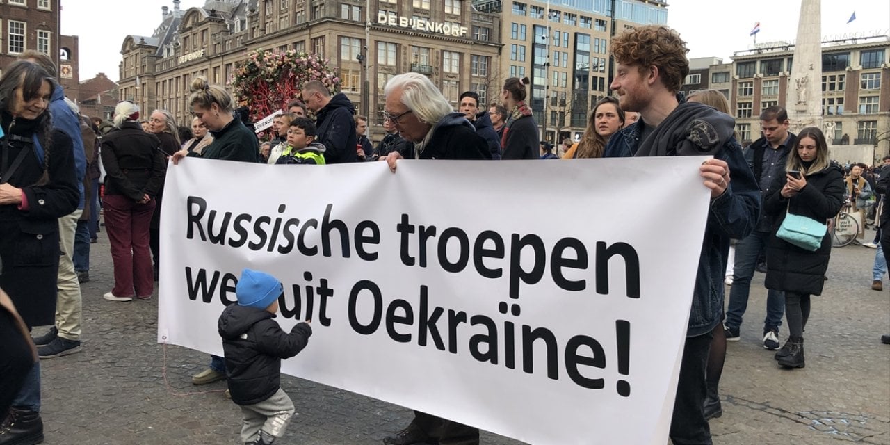 Avrupa şehirlerinde Ukrayna'ya destek ve dayanışma mitingleri