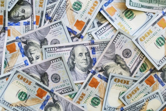 Rusya Maliye Bakanı: "Rezervlerimizin 300 milyar dolarını kullanamıyoruz"