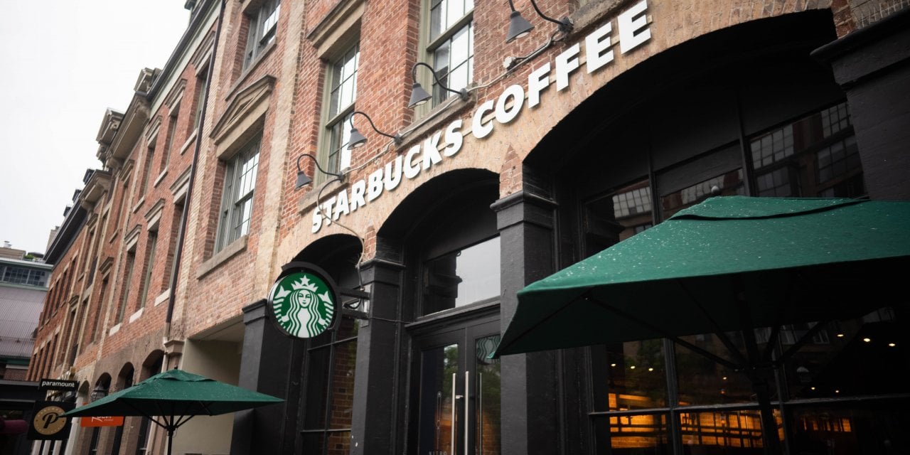 Starbucks'ta bir devir kapanıyor