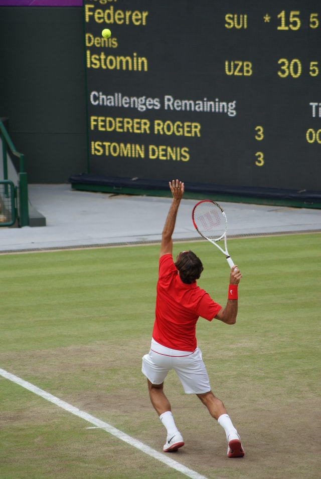 Federer'den savaştan etkilenen Ukraynalı çocuklara rekor bağış