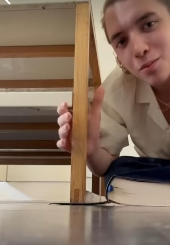 Fransız youtuber Kuran ile yerleri sildi!