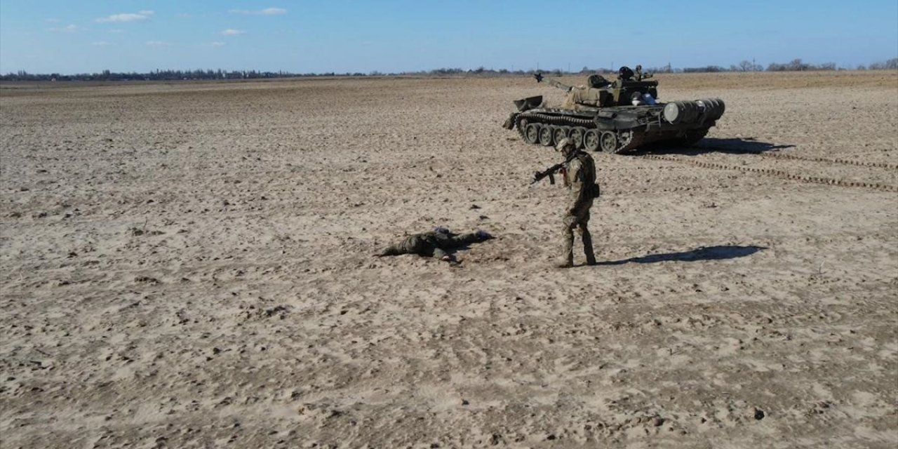 10 bin dolar yetti! Rus asker tankını sattı...