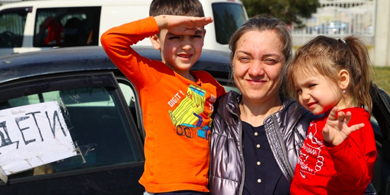 Ukraynalı gelin ailesini görmek için gittiği Primorsk'ta savaşın ortasında kaldı