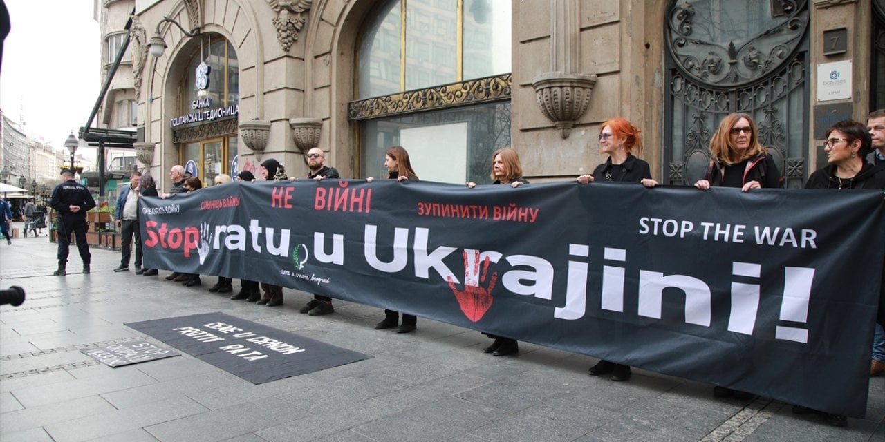 Belgrad'da Ukrayna'daki savaş protesto edildi