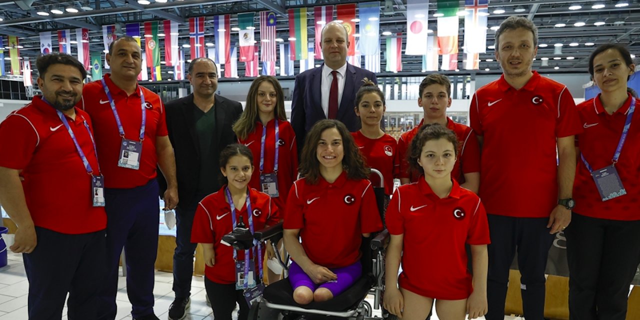 Türkiye’nin Berlin Başkonsolosu Yücekök, Para Milli Yüzme Milli Takımını ziyaret etti