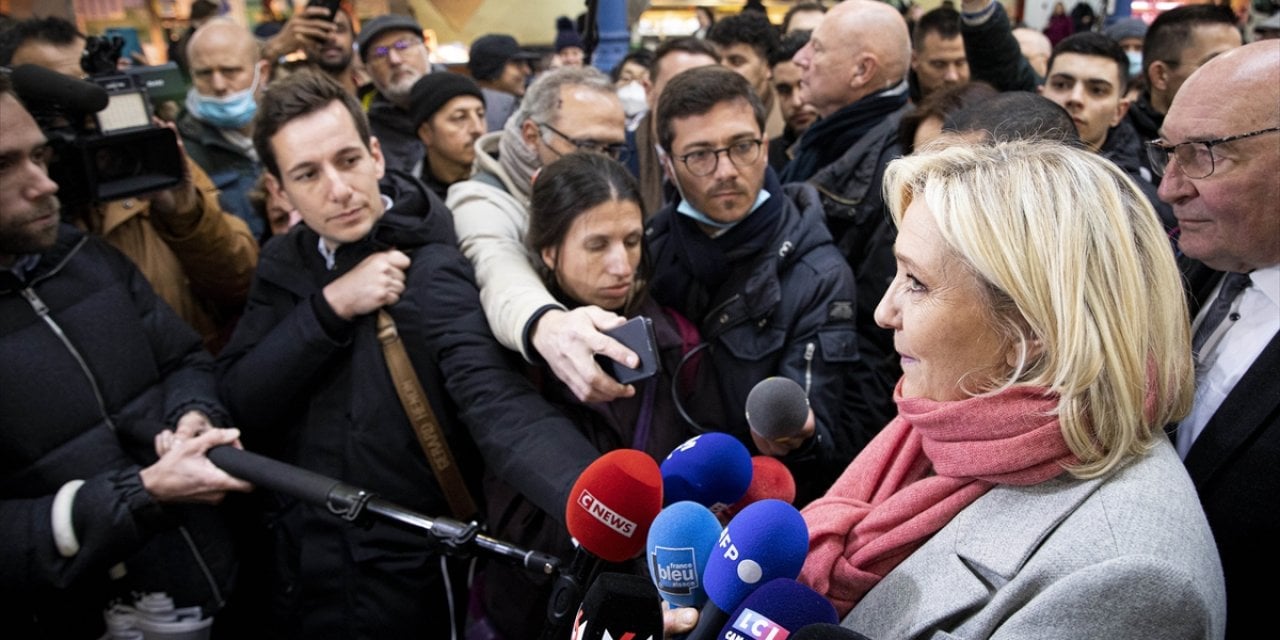 Le Pen cumhurbaşkanı seçilirse başörtüsünü yasaklayacak