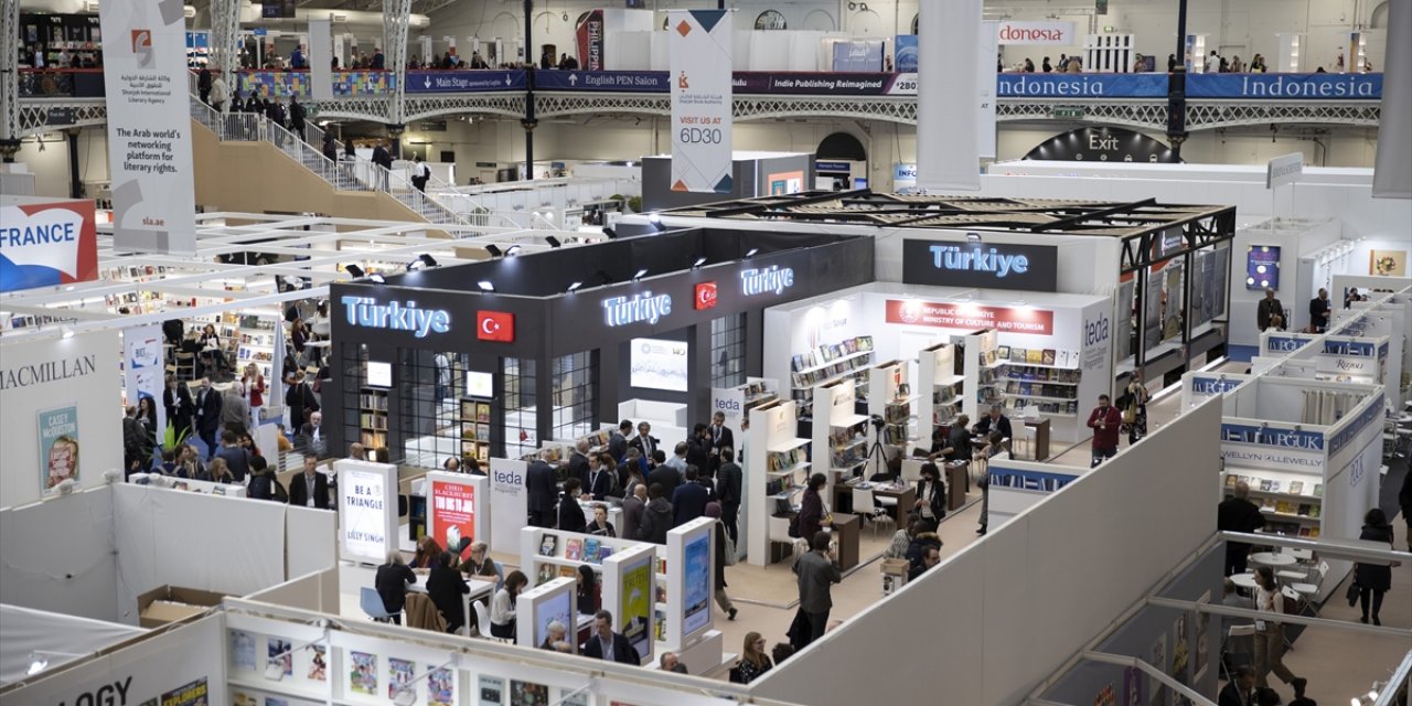 Londra Kitap Fuarı'nda "Türkiye" standı büyük ilgi gördü