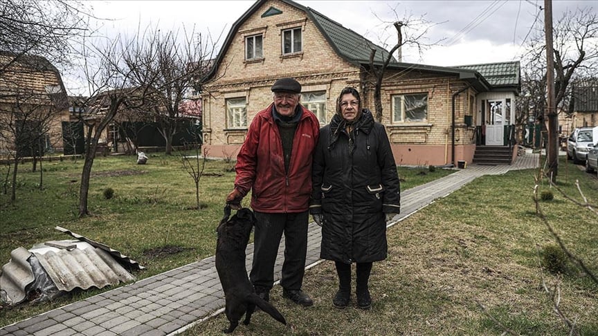Buça'da evlerini terk etmeyen Ukraynalı çift: "Alman askerleri bile böyle davranmadı"