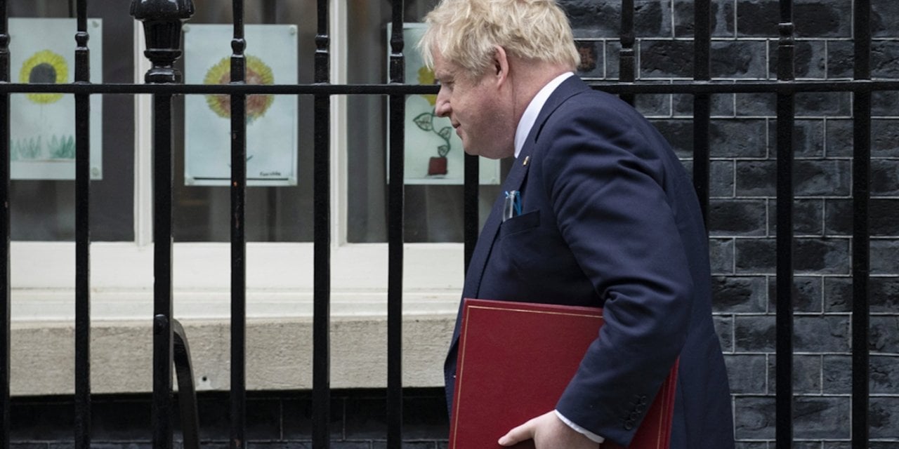 Boris Johnson'dan istifa çağrılarına yanıt