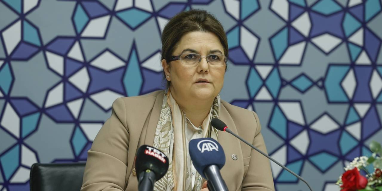 Bakan Yanık Berlin'de soruları cevapladı