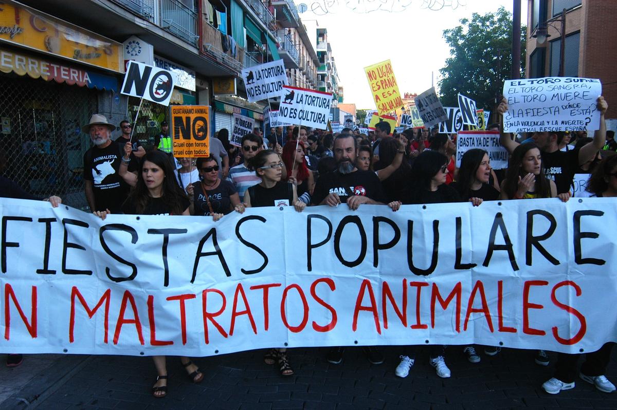 İspanya'da boğa güreşlerine protesto