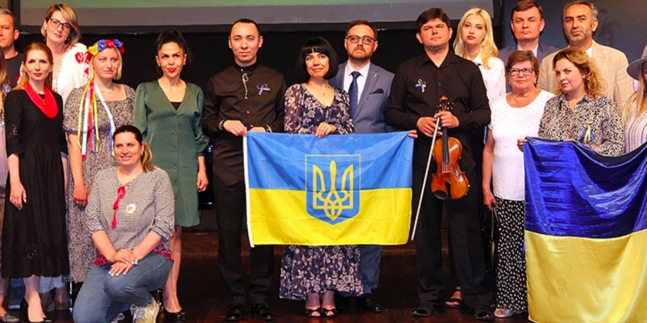 Antalya'da Ukrayna vatandaşlarına yönelik yardım konseri düzenlendi