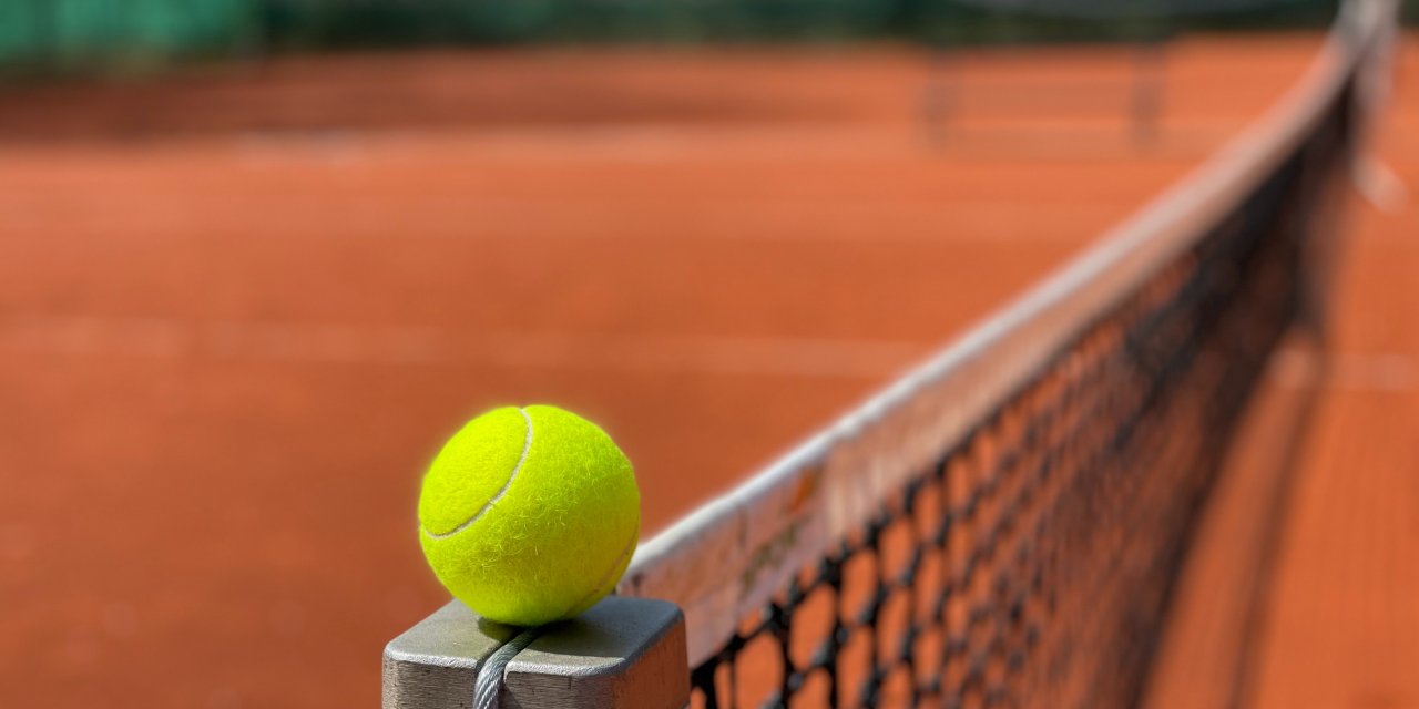 Almanya'daki ATP tenis turnuvasında 19 yaşındaki Rune şampiyon oldu