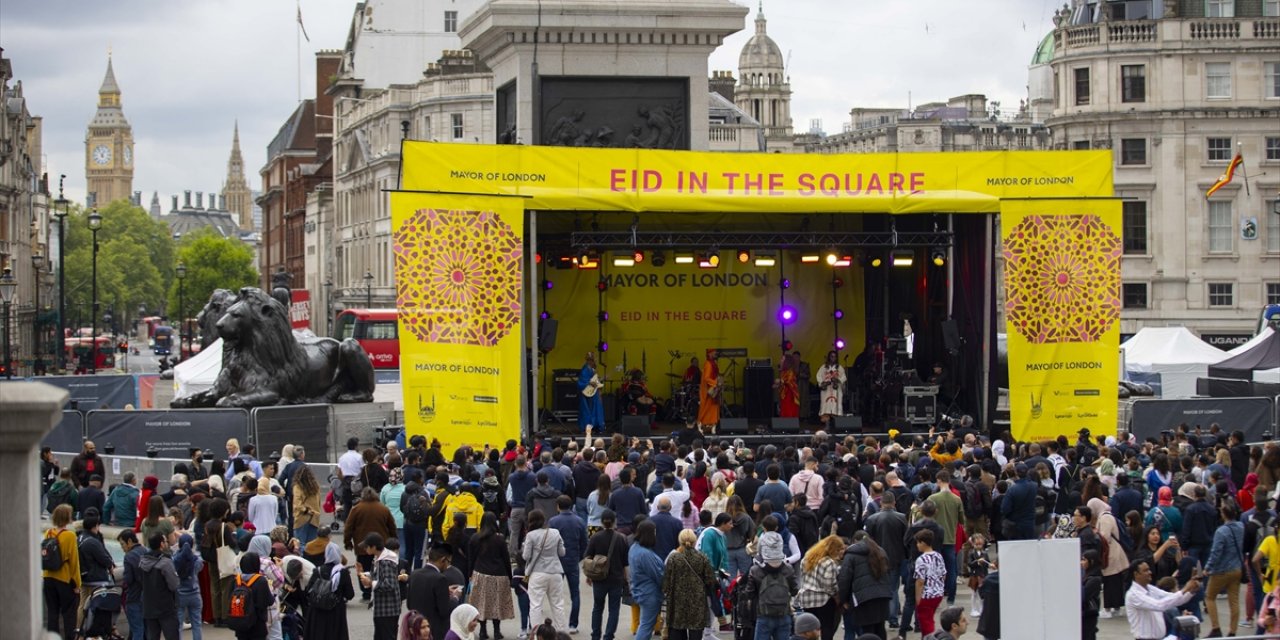 Londra'daki ünlü Trafalgar Meydanı'nda Ramazan Bayramı kutlandı