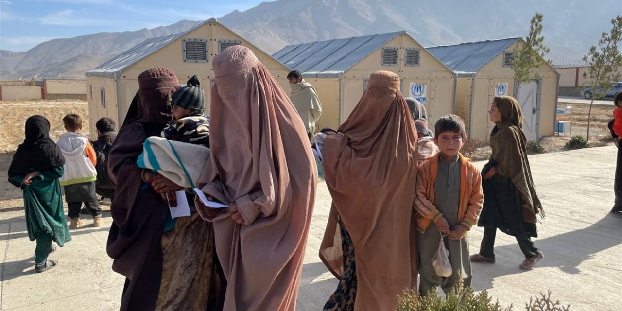 Taliban kadınlara "örtünme" zorunluluğu getirdiğini duyurdu