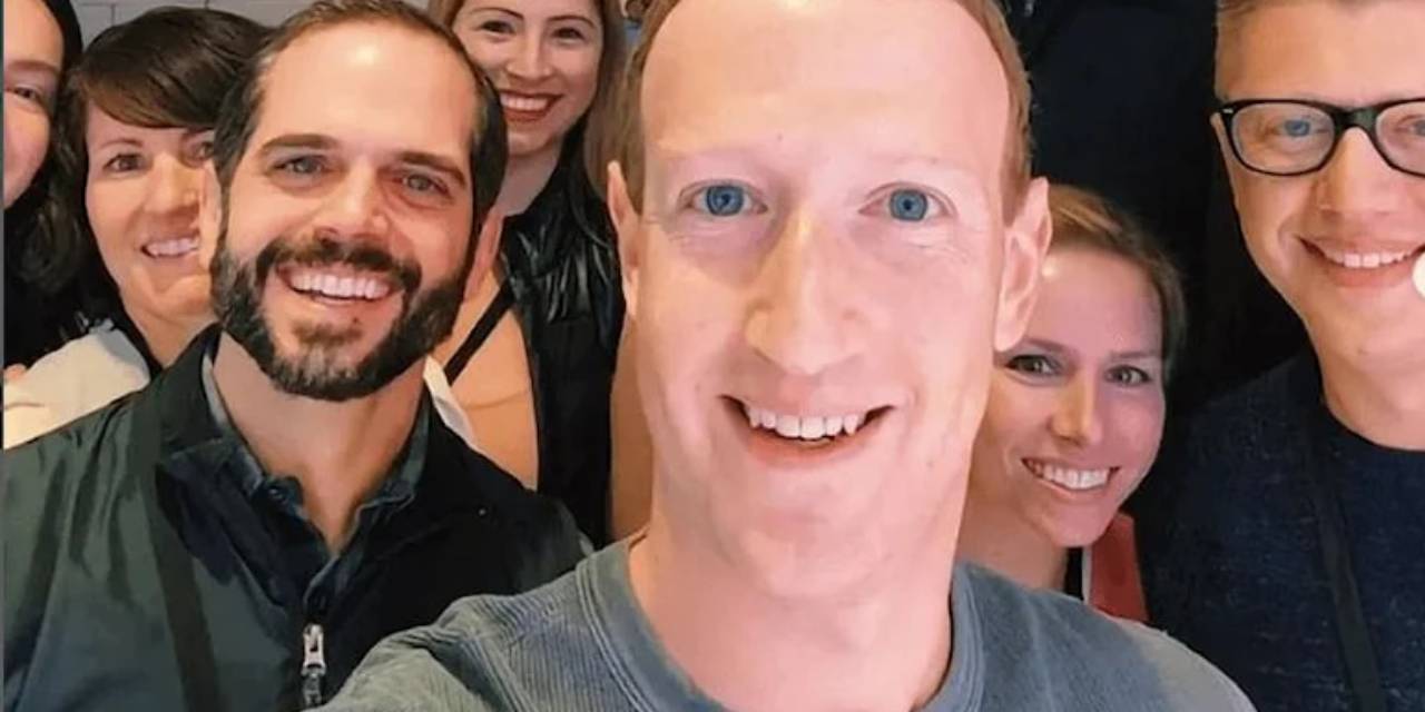 Mark Zuckerberg uzaylı mı?
