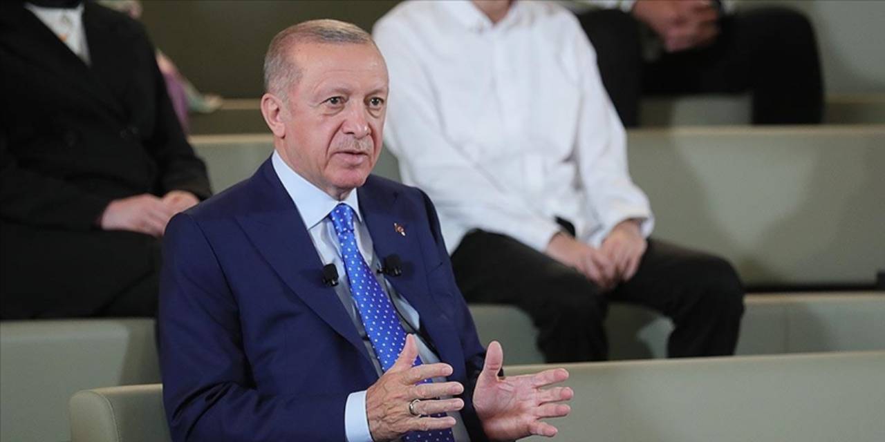 Erdoğan'dan gençlere: 'Şartların zorluğuna aldanmayın, engellerden korkmayın'
