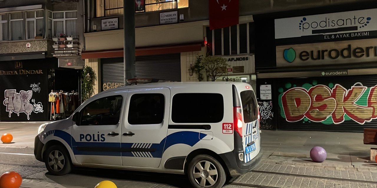 Kadıköy'de esrarengiz cinayet: Diş hekimi muayenehanesinde ölü bulundu
