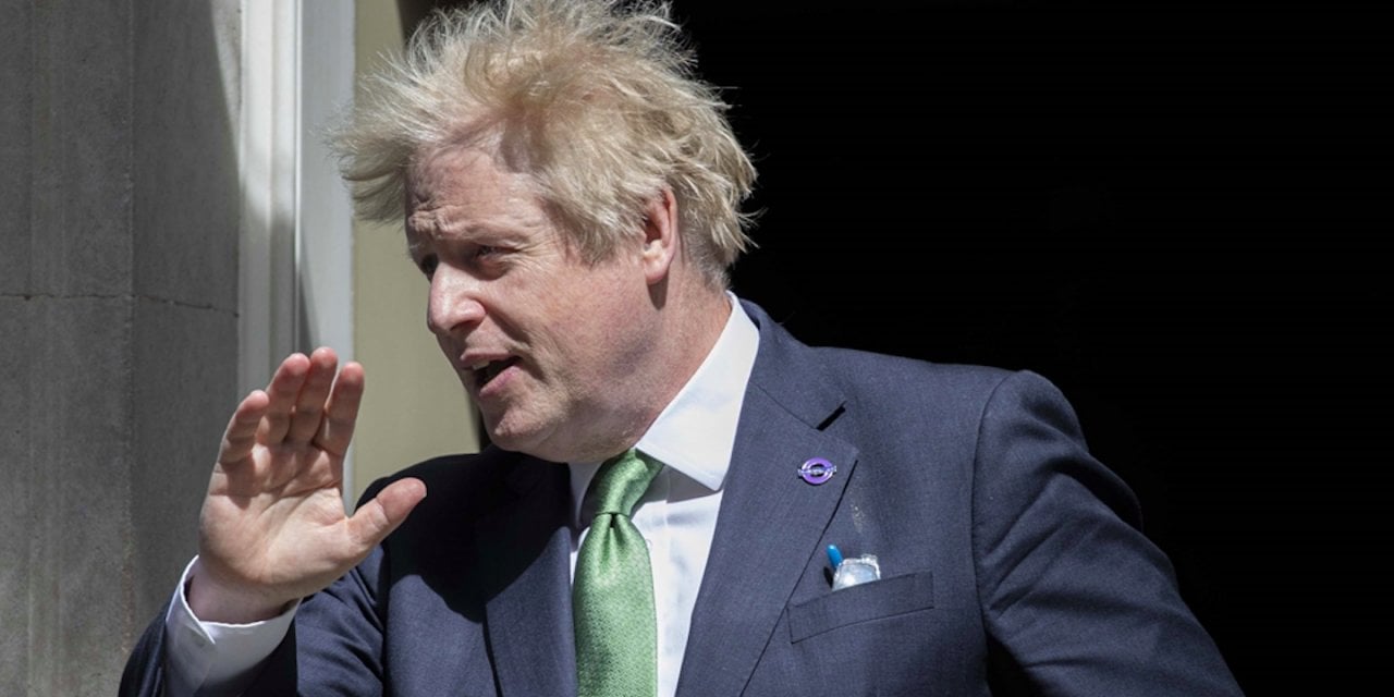 Karantinada parti skandalı: Boris Johnson'ın yeni fotoğrafı ortaya çıktı