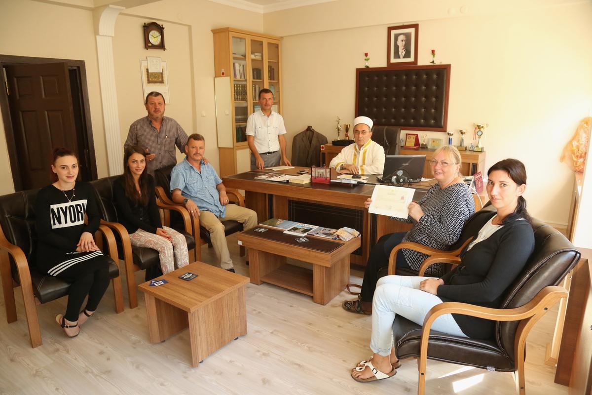 Alman aile tatilde Müslüman oldu