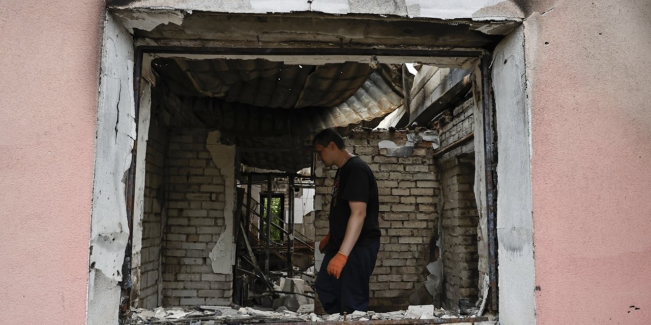 Rus saldırılarında evsiz kalan Ukraynalıların gözyaşı dinmiyor
