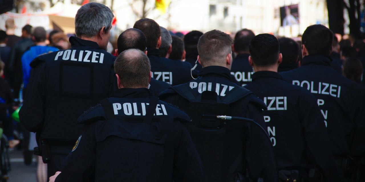Almanya'da nargile kafede çıkan kavgaya polis müdahalesi!