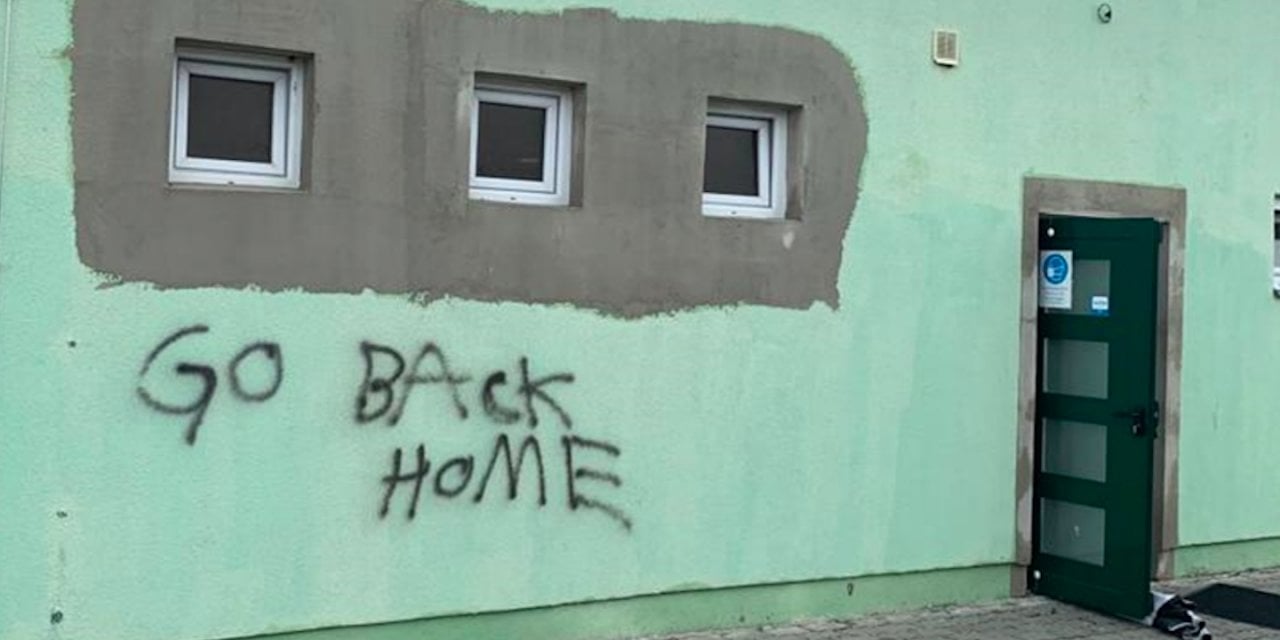 Avusturya'da camiye İslamofobik saldırı