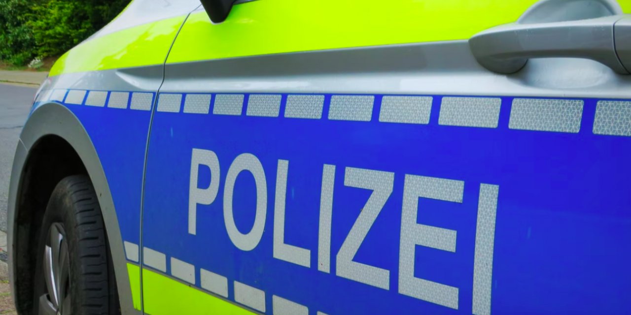 Regensburg'da 15 yaşındaki çocuk palayla saldırdı!