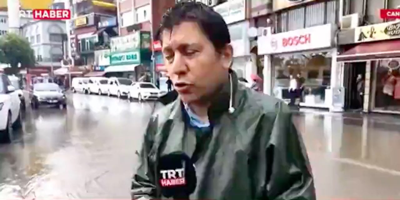 TRT muhabiri canlı yayında rögara düştü!