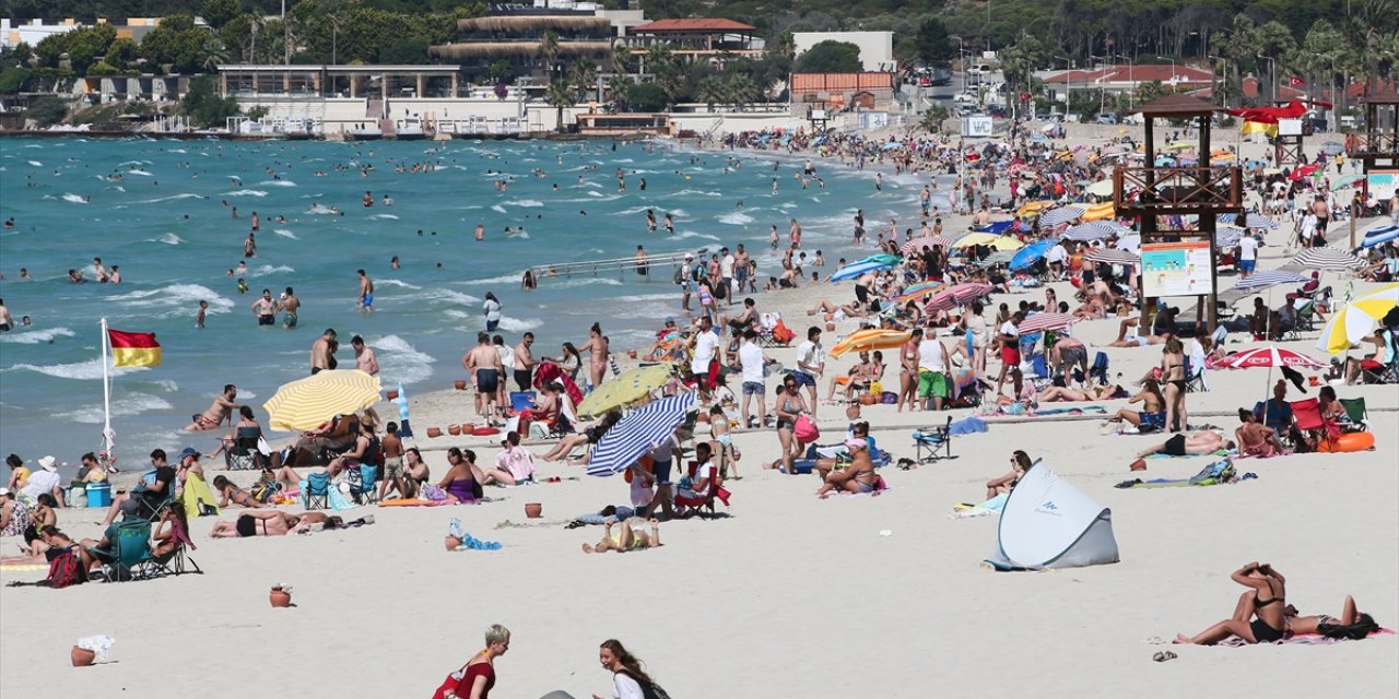 Çeşme bayramda günlük 1 milyondan fazla turist ağırlamayı bekliyor