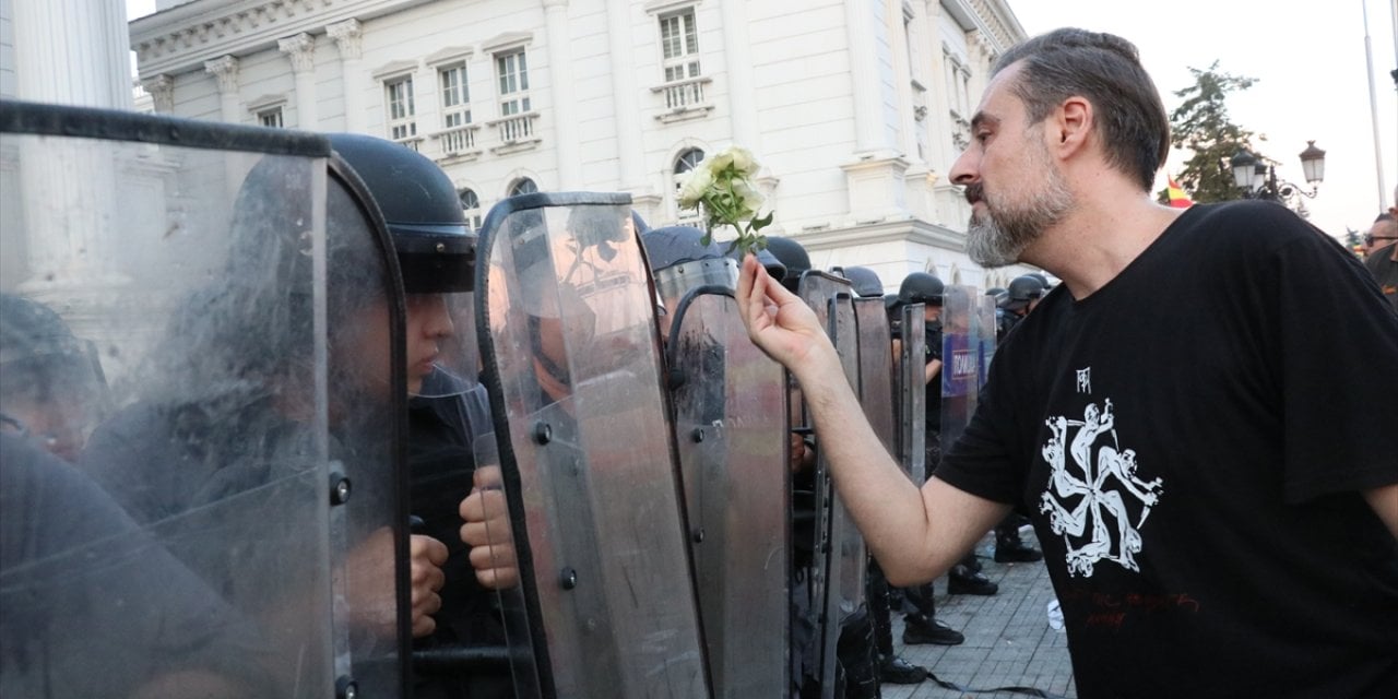 Kuzey Makedonya'daki protestoda gerginlik