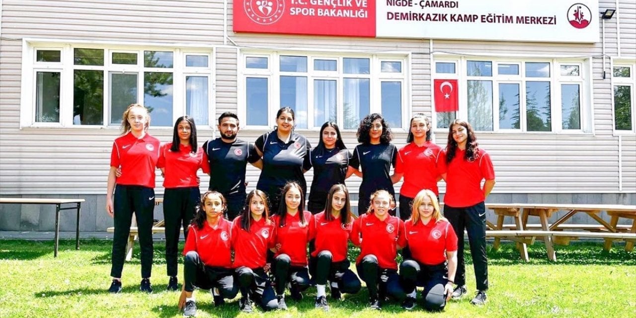 Milli güreşçiler, Hırvatistan'da 15 Yaş Altı Avrupa Şampiyonası'nda mindere çıkacak