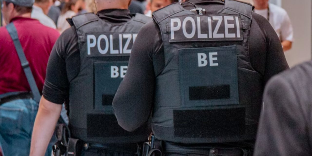 Stuttgart'da sarhoş adam polise saldırdı
