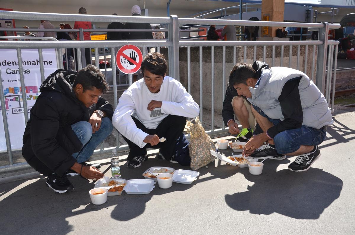 'Sığınmacılar günde 50 cent ile geçiniyor'