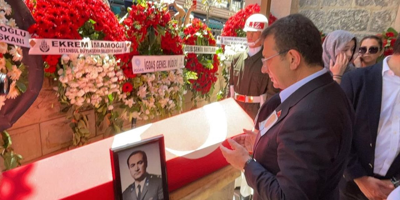 İmamoğlu, danışmanı Murat Ongun'un babasının cenaze törenine katıldı
