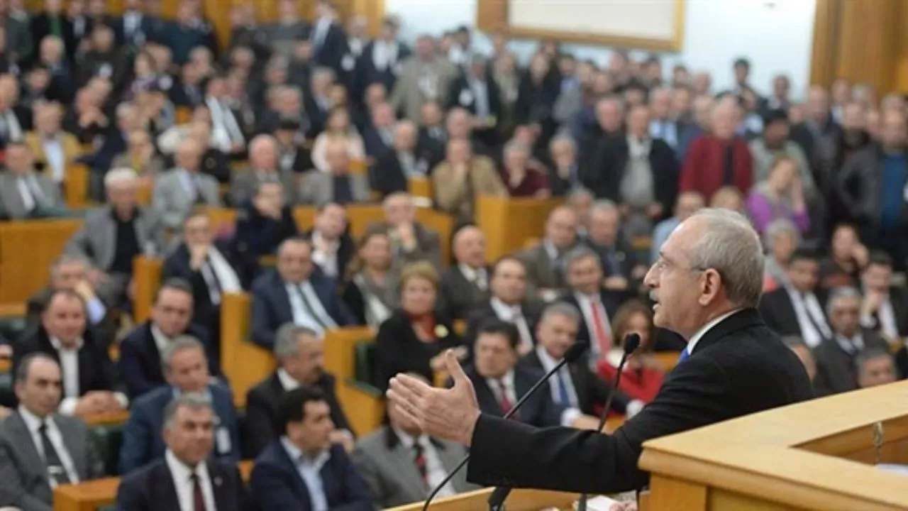 CHP'li 120 vekil aynı uçakta yolculuk yapacak: 'Allah korusun bir kaza halinde'