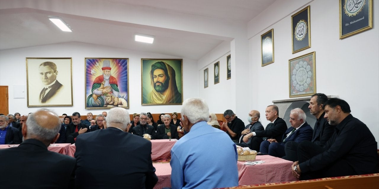 Cumhurbaşkanı Erdoğan, muharrem ayı iftarına katıldı