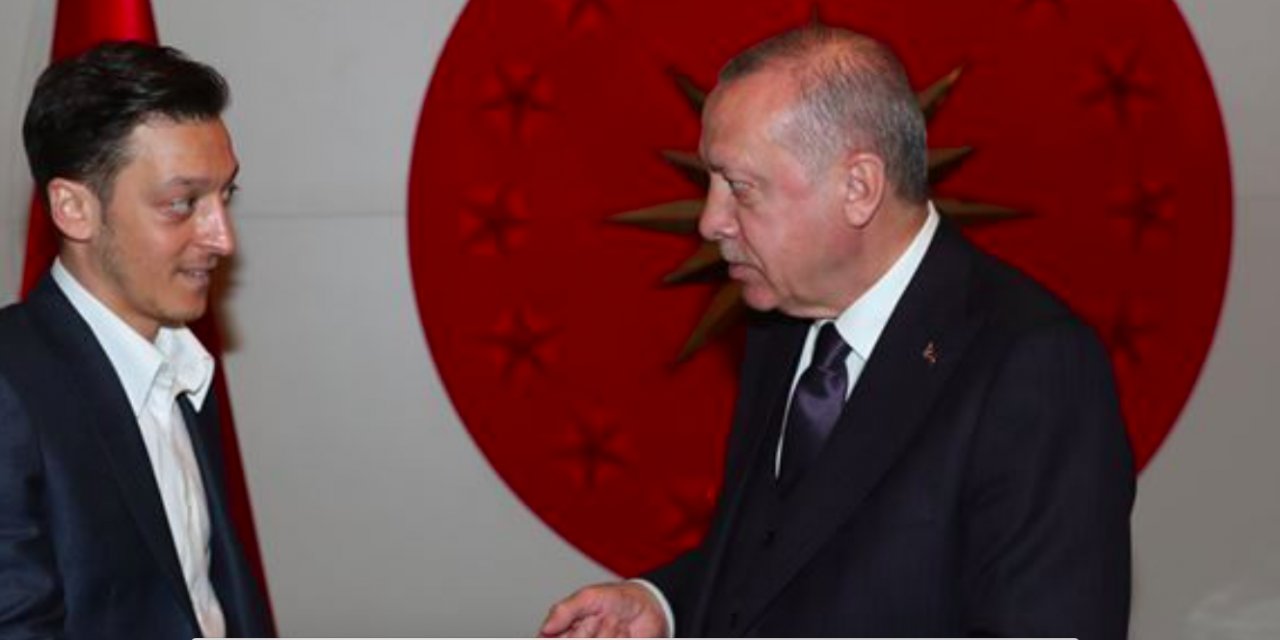 Mesut Özil'in Erdoğan imzalı saati sosyal medyayı salladı