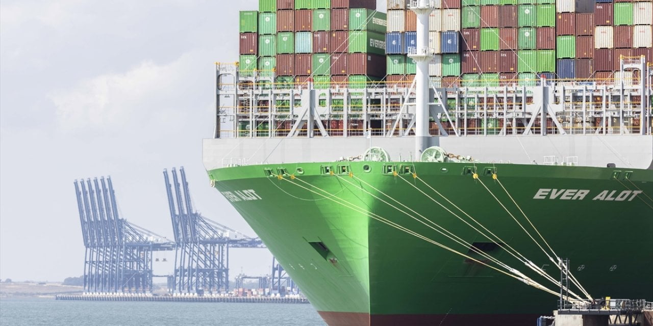 Felixstowe Limanı çalışanları greve gitti