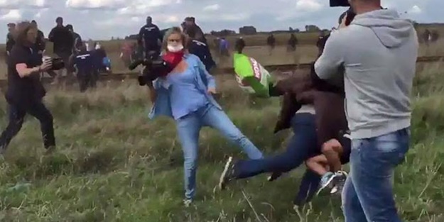 Macar gazetecinin çelme taktığı Suriyeli baba, İspanya'da futbol antrenörü oldu