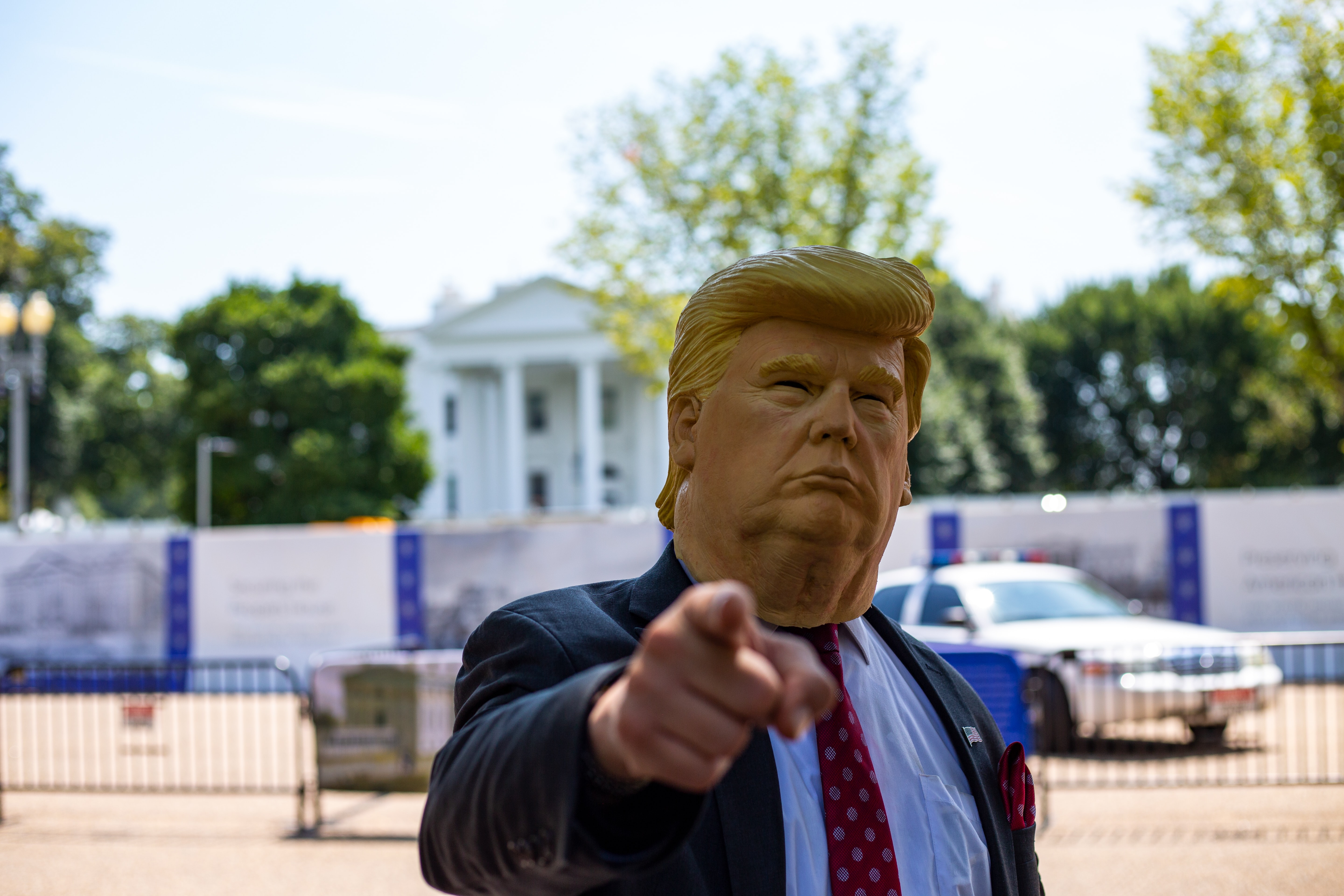 FBI açıkladı.. Trump'ın evinde gizli belgeler!