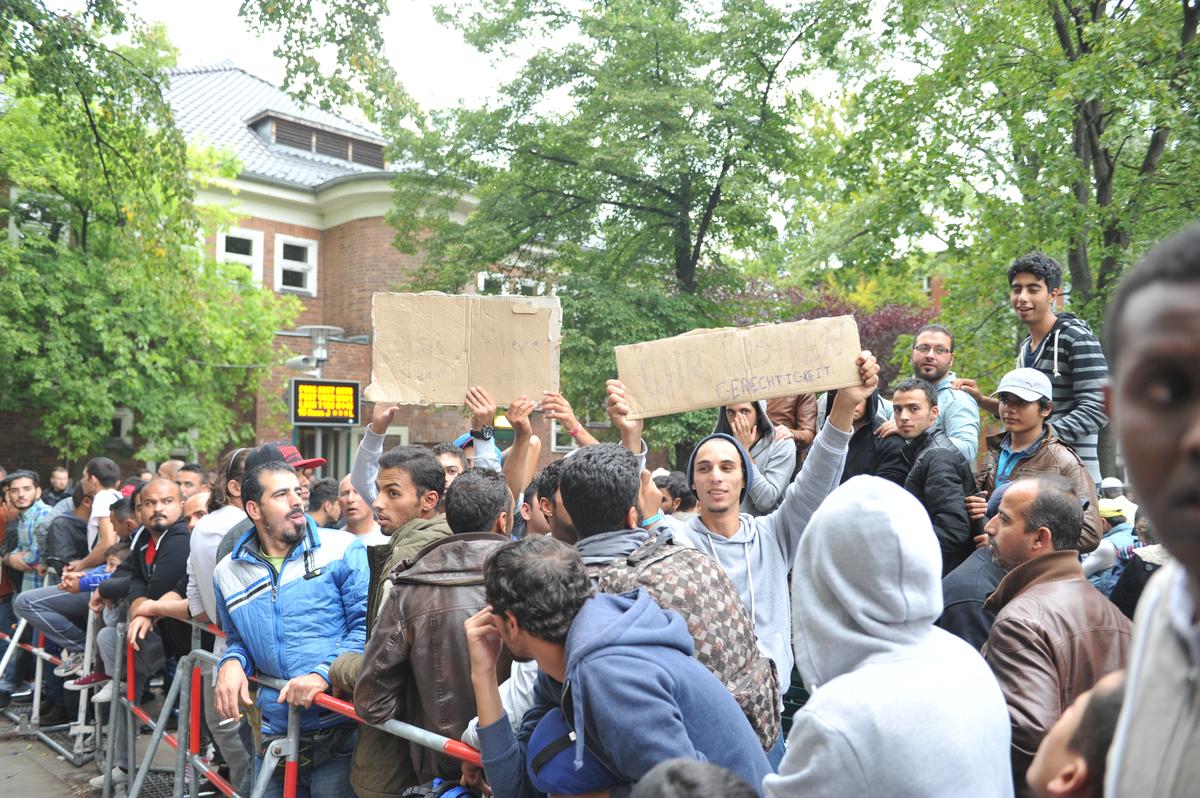 Mülteciler Alman bürokrasisinden şikayetçi