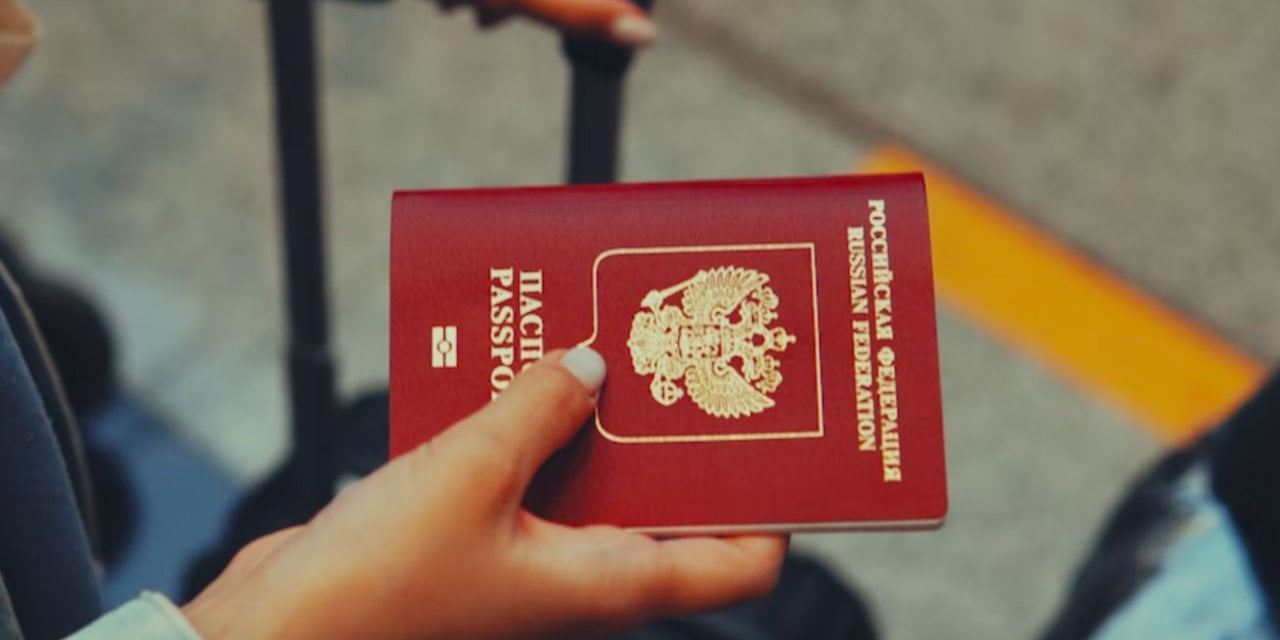 Kremlin'den AB'nin Ruslara vize kısıtlamasına tepki