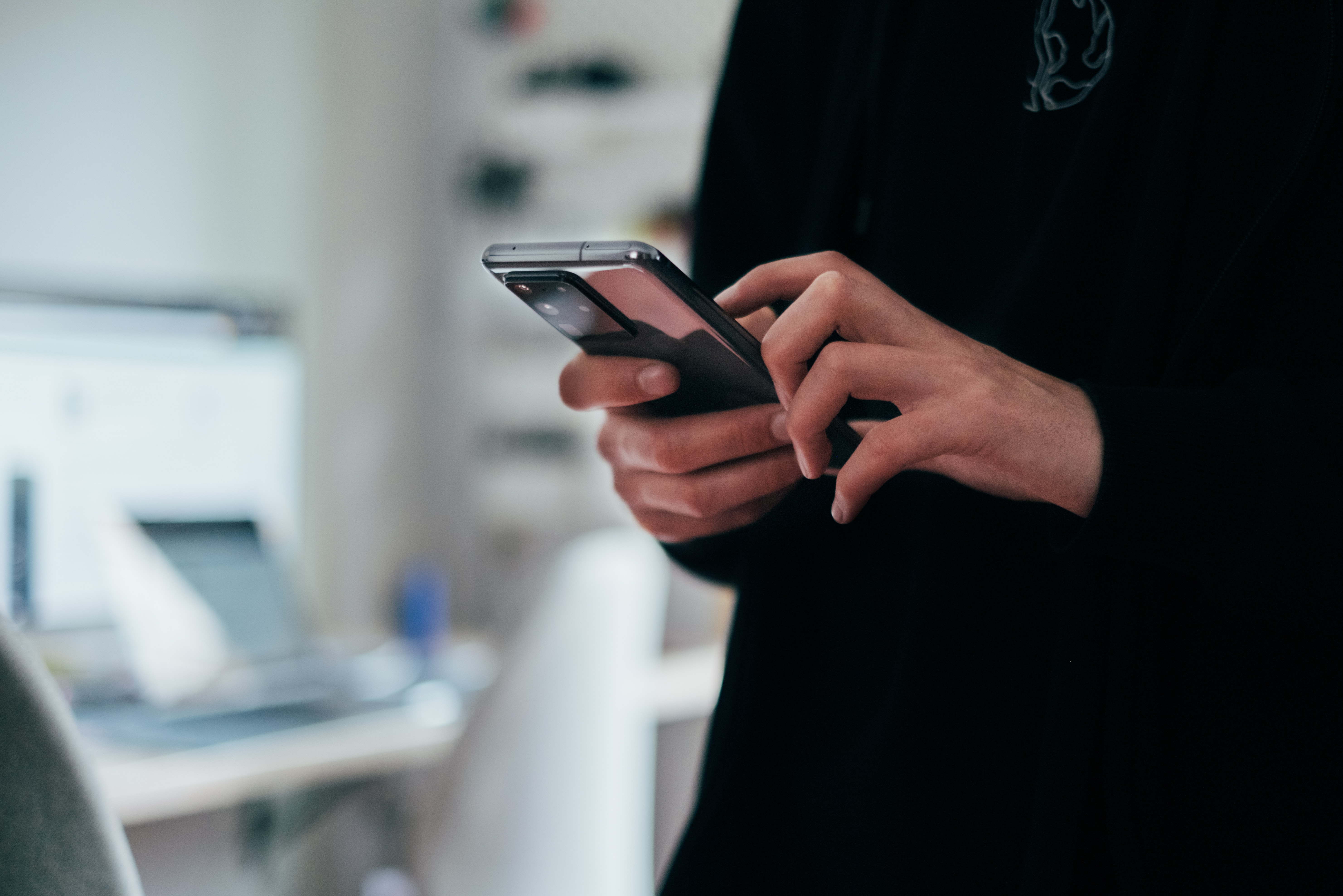 AB, akıllı telefon üreticilerine katı kurallar getirmeye hazırlanıyor
